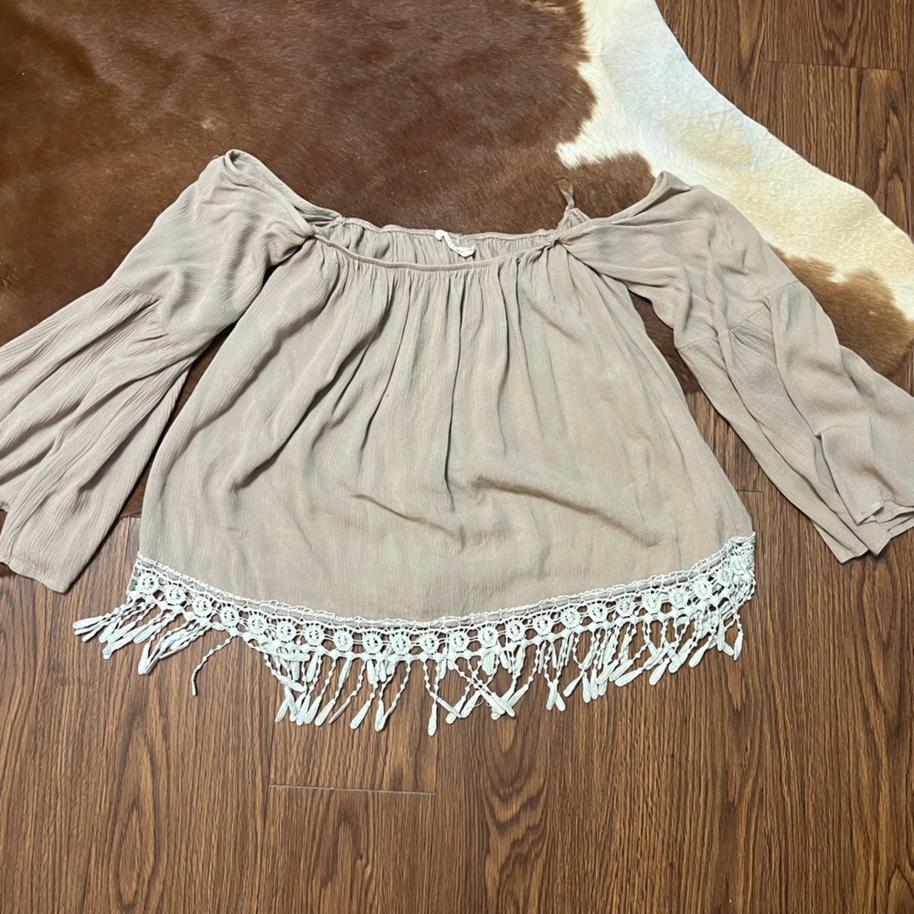 M entro off the shoulder tank